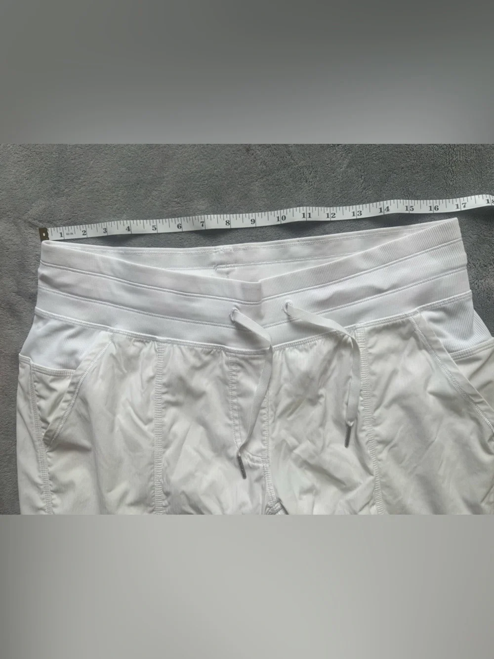 Lululemon White Performance Jogger Pants size 12